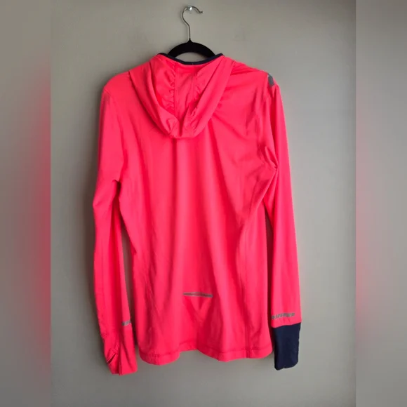 Brooks Running Dash Hoodie in Bright Pink - Picture 8 of 11